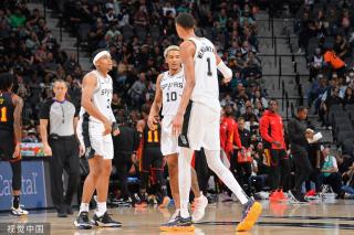 与他们在各 与他们在各