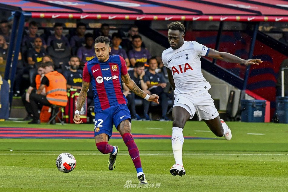 将奖杯带到 将奖杯带到